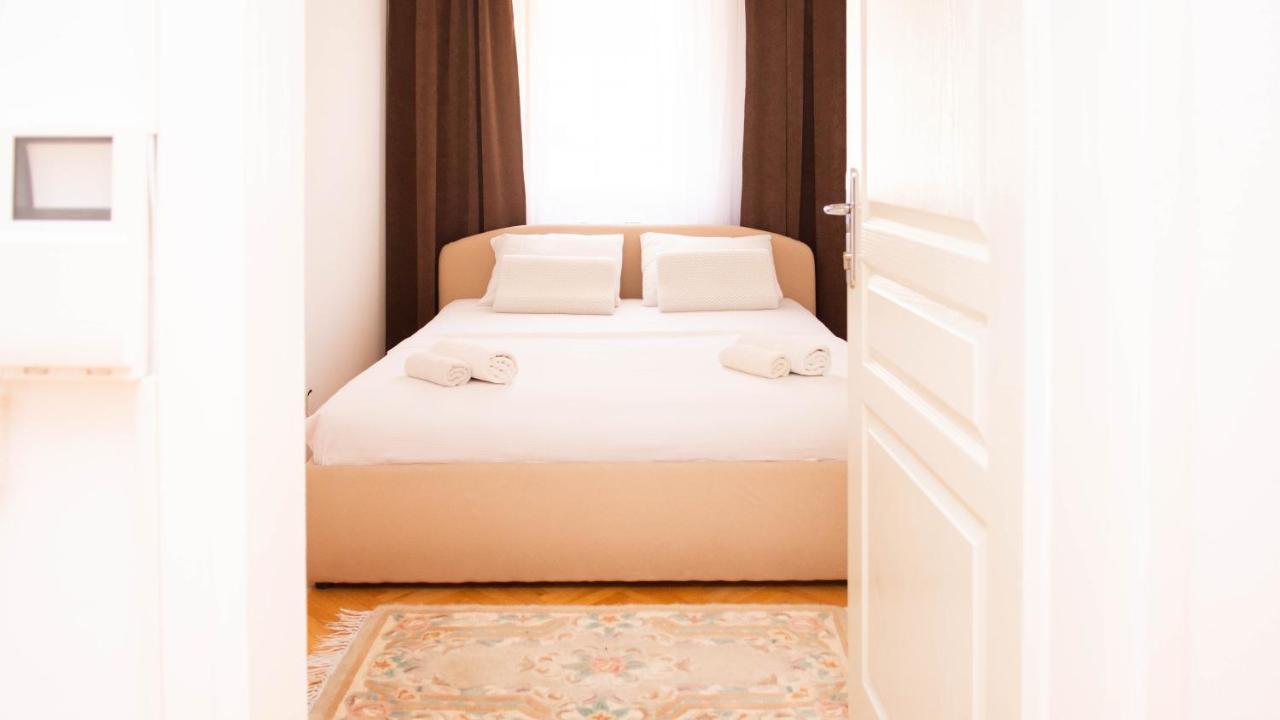 Beautiful Duplex In Heart Of Old Town - Free Parking Leilighet SJJ Eksteriør bilde