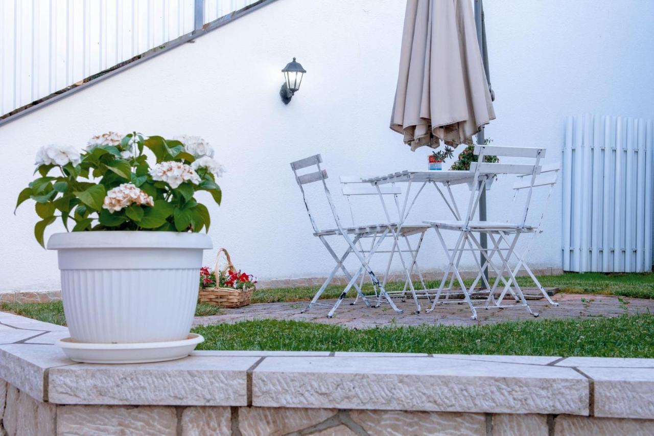 Beautiful Duplex In Heart Of Old Town - Free Parking Leilighet SJJ Eksteriør bilde