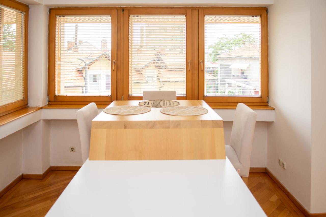 Beautiful Duplex In Heart Of Old Town - Free Parking Leilighet SJJ Eksteriør bilde